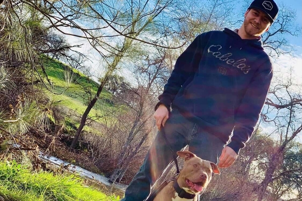 Heroic man tackles a 350lb bear that was attacking his precious dog - picture 2