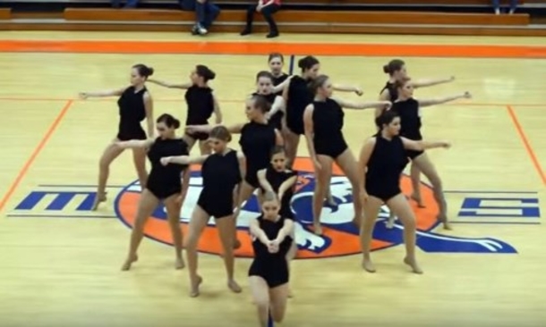 High School Dancers Line Up, Give Unforgettable Performance That Takes Internet By Storm - picture 2