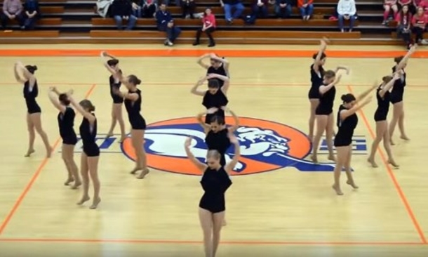 High School Dancers Line Up, Give Unforgettable Performance That Takes Internet By Storm - picture 3