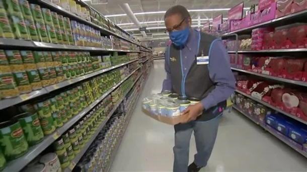 High school principal works a night job at Walmart to support poor students. - picture 3