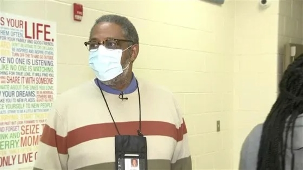 High school principal works a night job at Walmart to support poor students. - picture 4