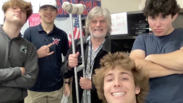 High School Students Come Together To Help Pay For Teacher's Wife's Heart Surgery - picture 2