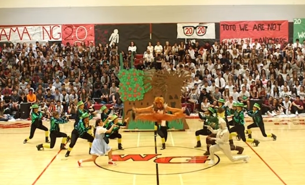 High School Team Gives Groovy Performance Down The Yellow Brick Road, This Is Amazing! - picture 3