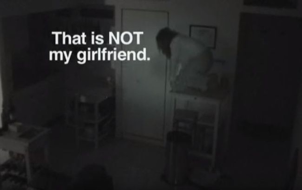 His Food Kept Going Missing So He Setup A Camera. Once She Pops Out Of Cupboard, His Jaw Hits The Floor In Shock - picture 3