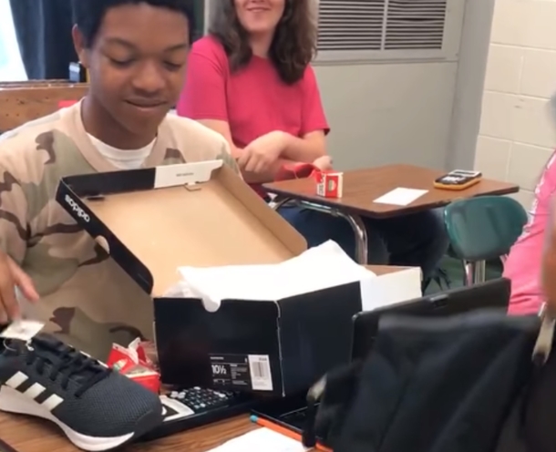 His Friend Walks Into Class And Placed This Black Backpack On His Desk. Once He Opens It, He Breaks Down Into Tears - picture 4