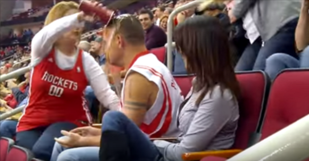 His Girlfriend Wanted No Part Of The Kiss Cam, So The Lady Next To Him Comes To The Rescue - picture 2
