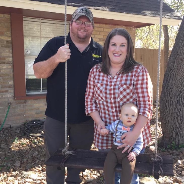 His Neighbor Requests To Hold Baby. Dad Sees Picture And Reveals The Truth - picture 2