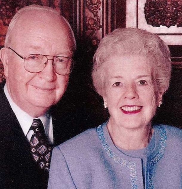 His Wife Of 60 Years Dies, Then He Looks In Her Checkbook And Sees A Note She Kept Hidden - picture 3