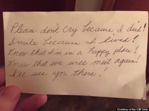 His Wife Of 60 Years Dies, Then He Looks In Her Checkbook And Sees A Note She Kept Hidden - picture 6