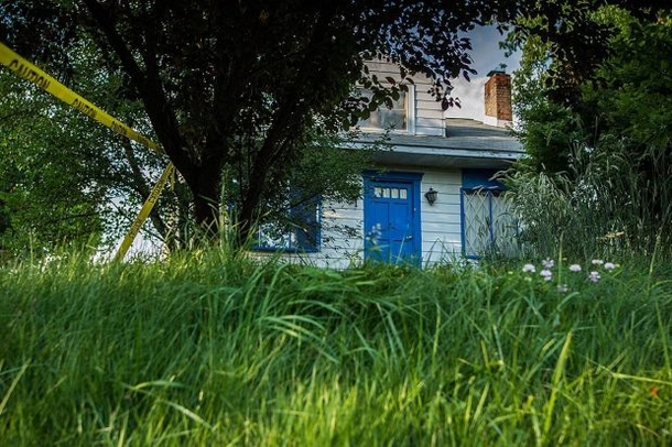 Home’s Boarded Windows & High Weeds Couldn’t Hide The Sick Secret Inside - picture 2