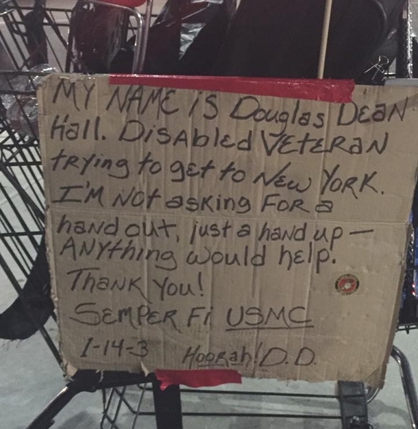 Homeless Man Falls, Then Lady Looks Inside His Cart & Takes Off When She Realizes It's Worth - picture 3