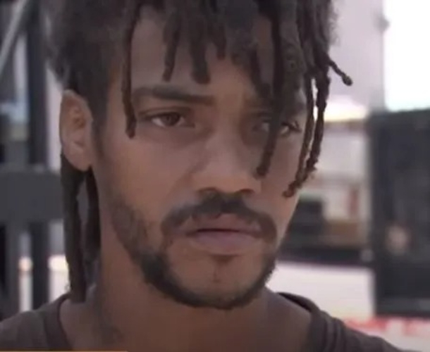Homeless man has been called a hero for saving trapped family from huge apartment fire - picture 7