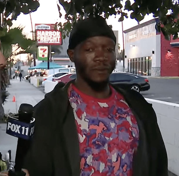 Homeless man makes tiny ‘house-on-wheels’ on Hollywood Boulevard with scrap material, this is genius! - picture 2