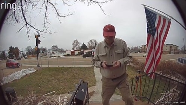 How One Random Delivery Changed This 71-Yr-Old DoorDash Driver’s Life Forever - picture 4