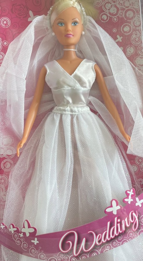 How Romantic Is This? Man Replaces His Wife’s Childhood Barbie That Was Stolen Yers Ago - picture 3