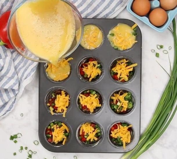 How To Make Bacon And Egg Breakfast Muffins - picture 3