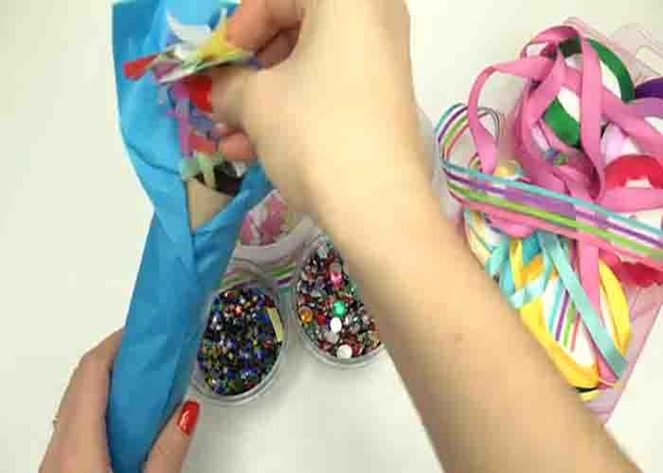 How To Make New Year Party Poppers For Beginners - picture 3
