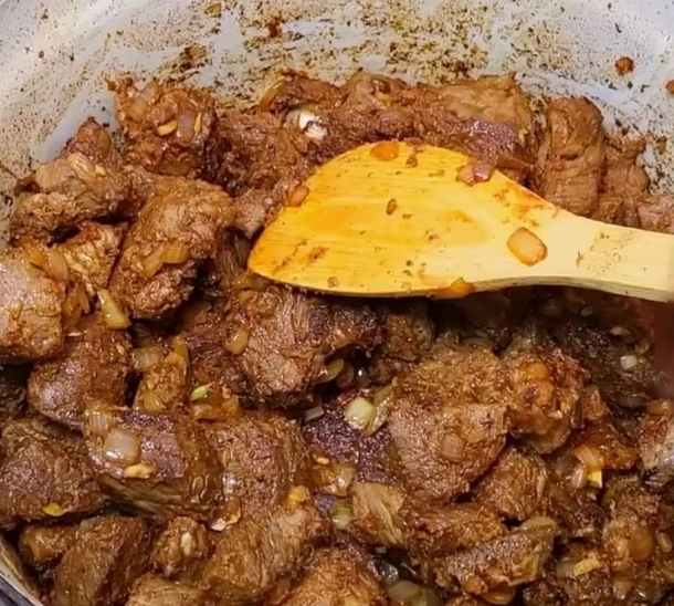 How To Make One Pot Oven Beef Stew - picture 2