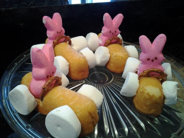How To Make Race Car Easter Bunnies From Twinkies - picture 2