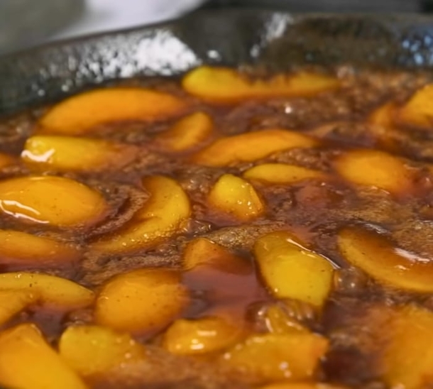 How To Make This Delicious Deep Fried Peach Cobbler - picture 2