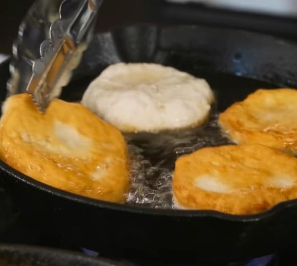 How To Make This Delicious Deep Fried Peach Cobbler - picture 3