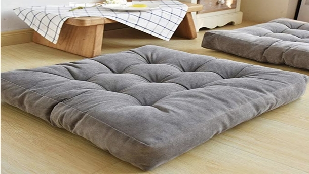 How To Make This Super Easy Floor Pillow (Tutorial) - picture 2