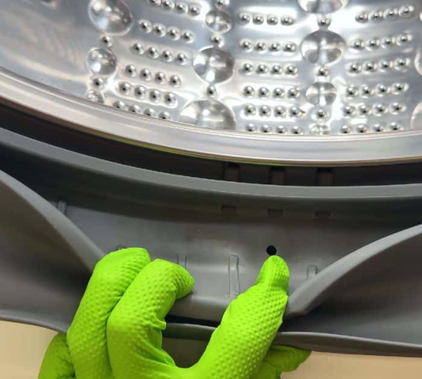 How To Perfectly Clean Your Front Load Washing Machine - picture 3