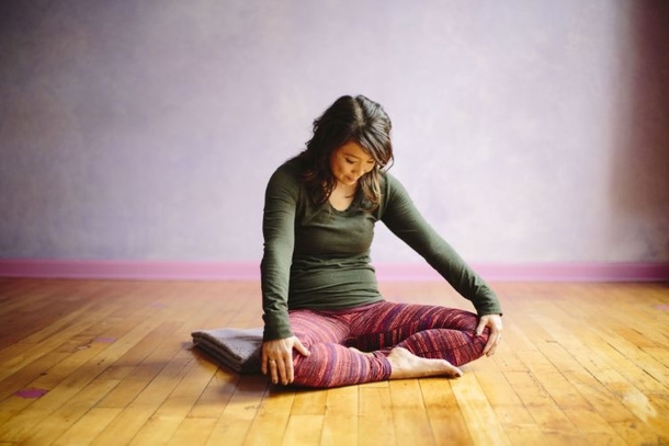 How to relieve pain coming from cramps or bloating after eating a heavy meal - picture 3