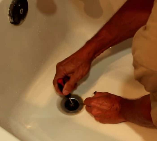 How To Repair A Bathtub Drain Clogged By Hair - picture 2
