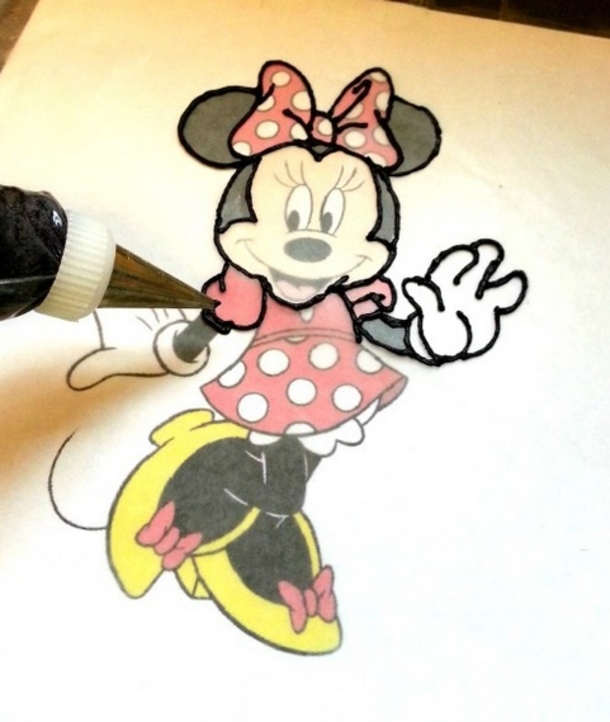 How To Transfer An Image Onto A Birthday Cake - picture 2