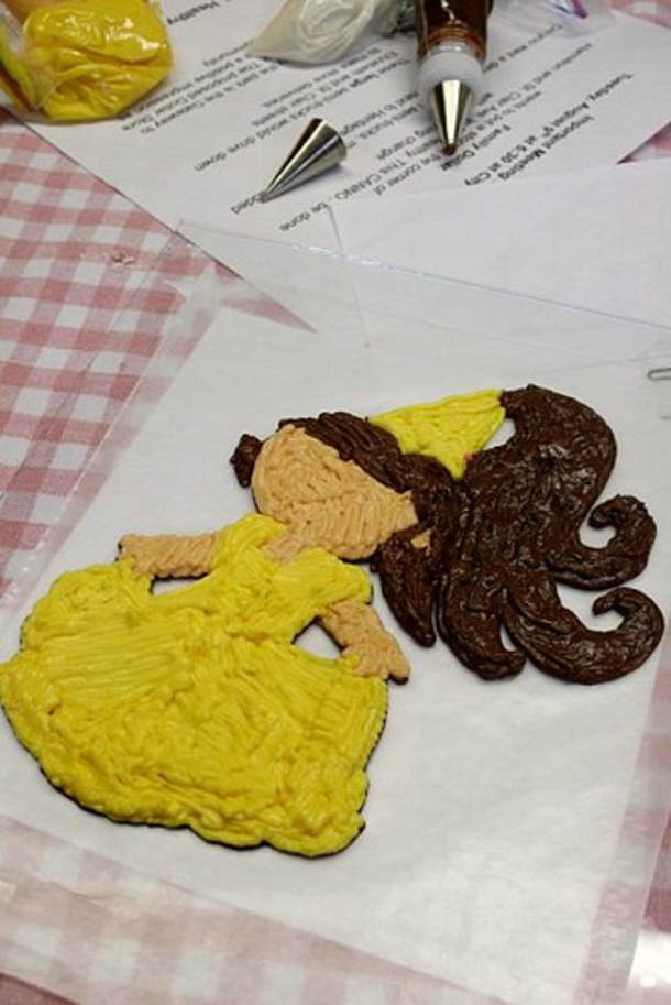 How To Transfer An Image Onto A Birthday Cake - picture 9