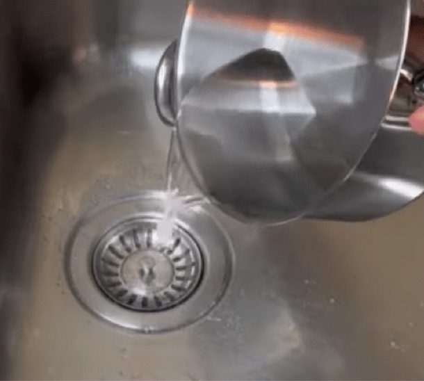 How To Unclog A Drain Lightning Fast - picture 3