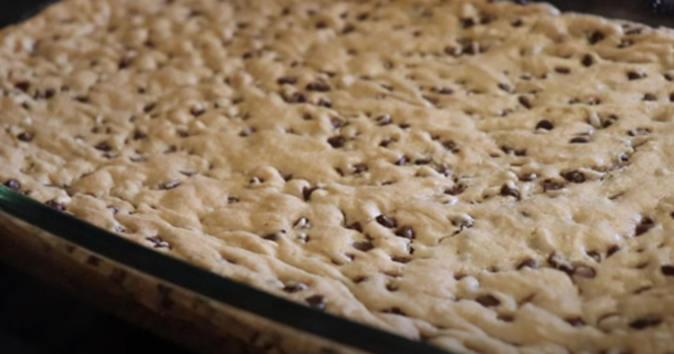 How To Whip Up Chocolate Chip Cookie Bars In 4-Ingredients (Recipe) - picture 2