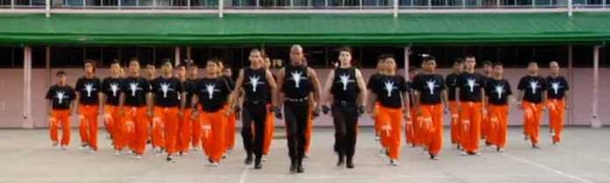 Hundreds Of Prisoners Get In Formation To Perform A Michael Jackson Hit Using An Amazing Dance Style - picture 2