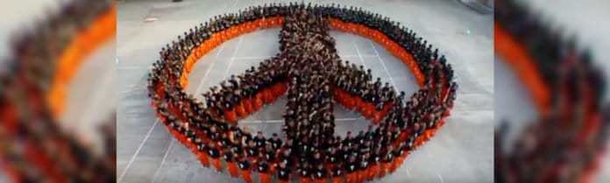 Hundreds Of Prisoners Get In Formation To Perform A Michael Jackson Hit Using An Amazing Dance Style - picture 3