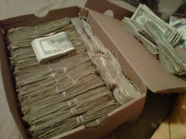 Husband Asks To Be Buried With Money, Wife Responds Accordingly - picture 2