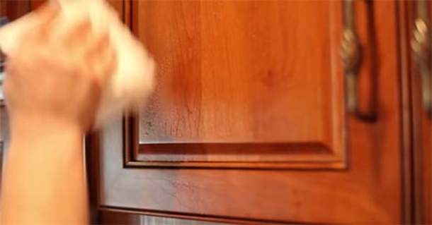 I Could Never Get The Grease Off My Cabinets, With This Simple Trick They Are Like New - picture 2