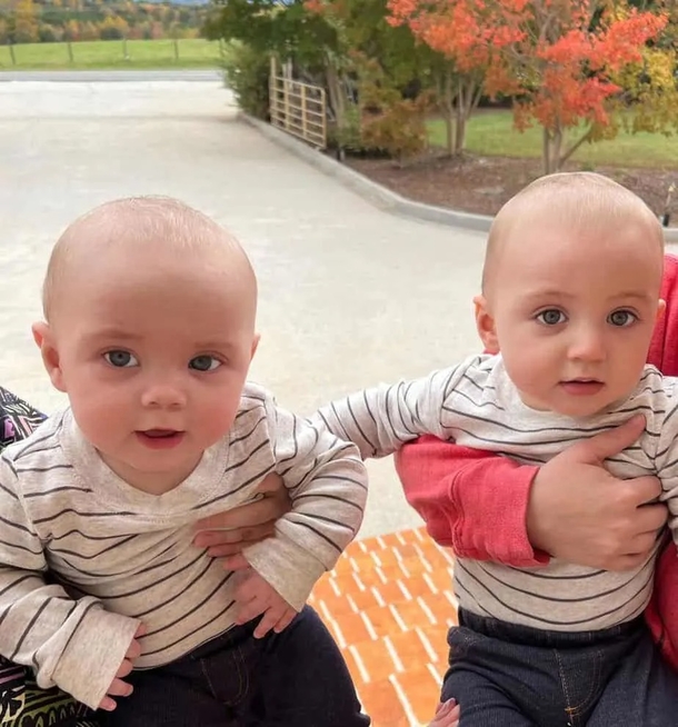 Identical Twin Sisters Who Wed Identical Twin Brothers Are Now Proud Parents of Adorable Babies! - picture 3