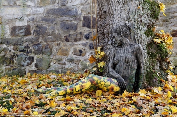 If You Can Find The Woman Hiding In This Painting You’re Considered To Have An Above Average IQ… - picture 4