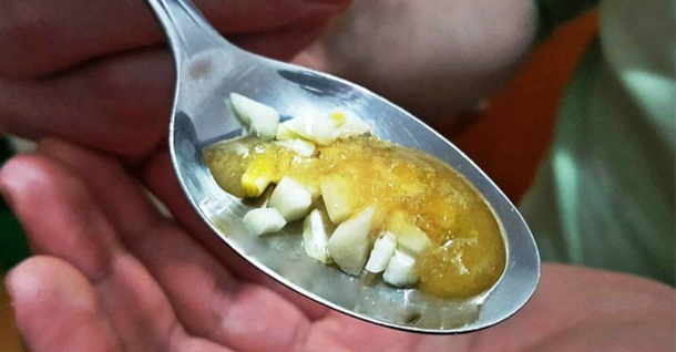 If You Eat Garlic and Honey On an Empty Stomach For 7 Days, This Is What Happens To Your Body - picture 2
