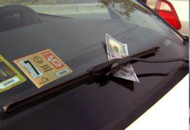 If You Find A Money On Your Windshield, DON’T   Grab It. It Could Cost You Your Life. Here’s Why... - picture 2