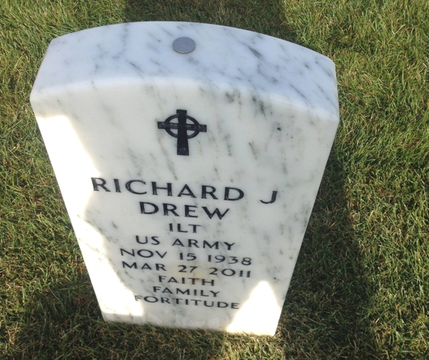 If You See A Coin On A Headstone, Do Not Touch It Or Pick It Up – Here’s Why - picture 6