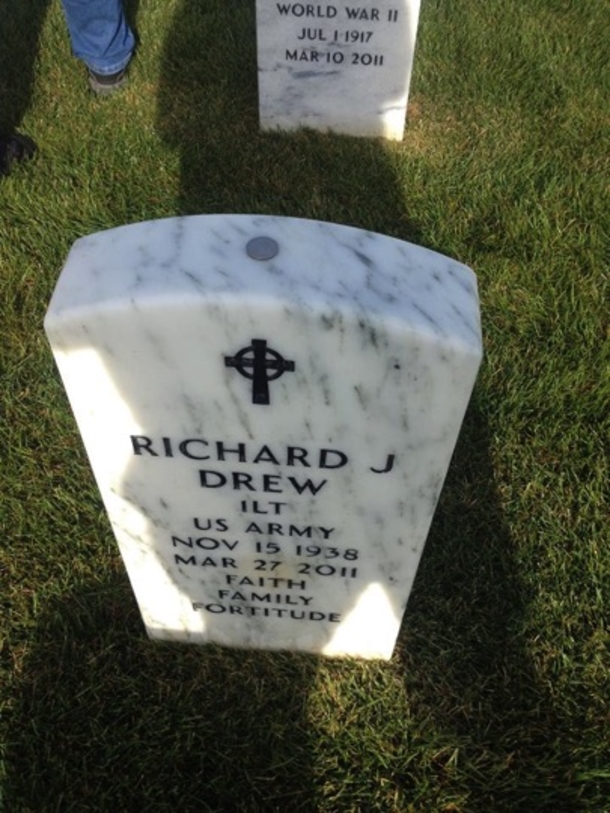 If You See A Coin On A Tombstone, Leave It Alone! Here's The Reason Why - picture 2