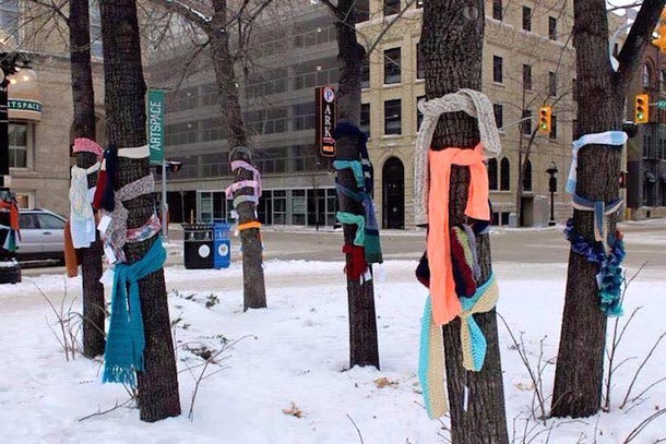 If You See A Scarf Tied Up Around Your Town This Holiday Season – This Is What It Means - picture 4