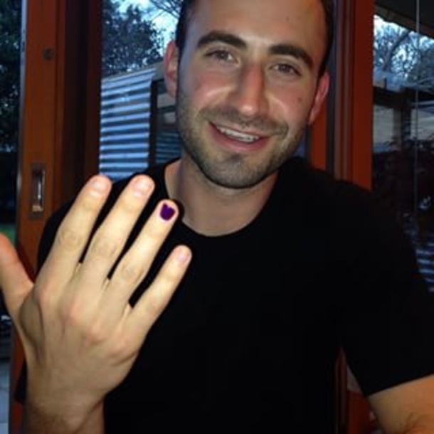 If You See Men With A Painted Fingernail, Here’s The Hidden Meaning Behind It - picture 3