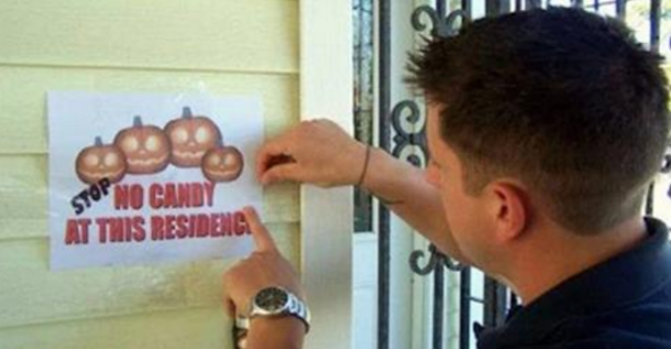 If You See This Sign On Anyone's Door This Halloween, Avoid That Home Like The Plague! - picture 4