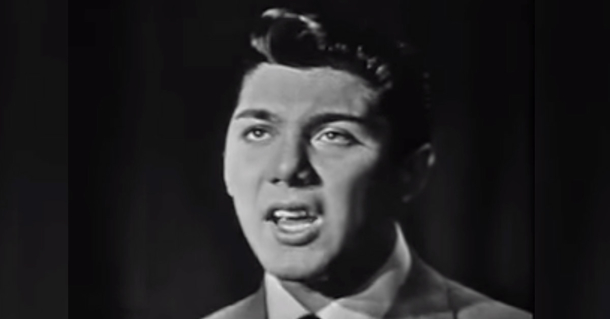 In 1960, Paul Anka mesmerized us with a song that not only stole our hearts, who remembers this? - picture 2