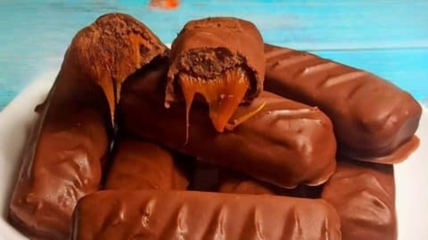 Indulge in Decadence: Make Your Own Gourmet Chocolate Caramel Bars at Home! - picture 2