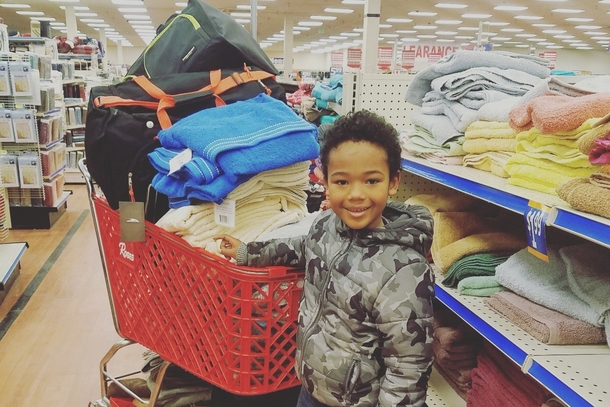 Inspiring 8-year-old raises tens of thousands of dollars in order to help homeless veterans - picture 2