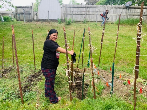 Inspiring: Students earn PE credit by doing chores for elders and those with disabilities in their community - picture 2